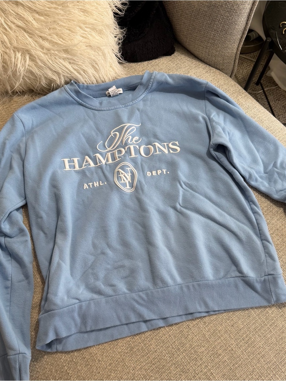 The Hamptons Light Blue Sweatshirt - Embroidered